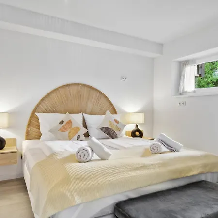 Casa Oasis Ii: Modern, Tv, Nespresso & Thermennaehe דירה